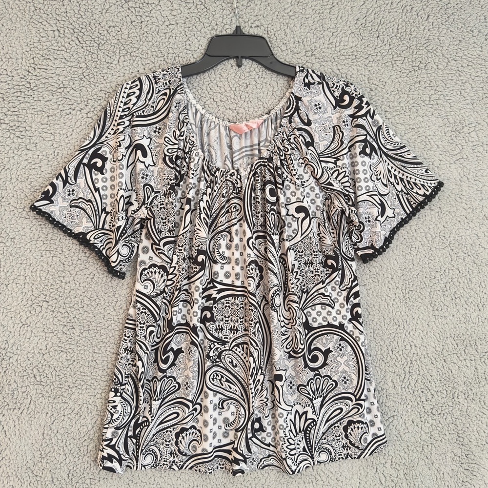SJS Black and White Paisley Women's Top